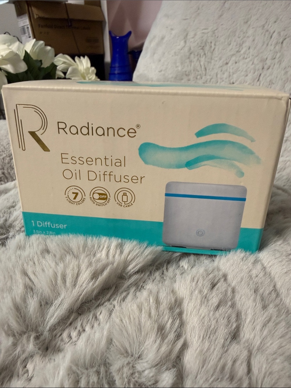 White & Teal Essential Oil Diffuser